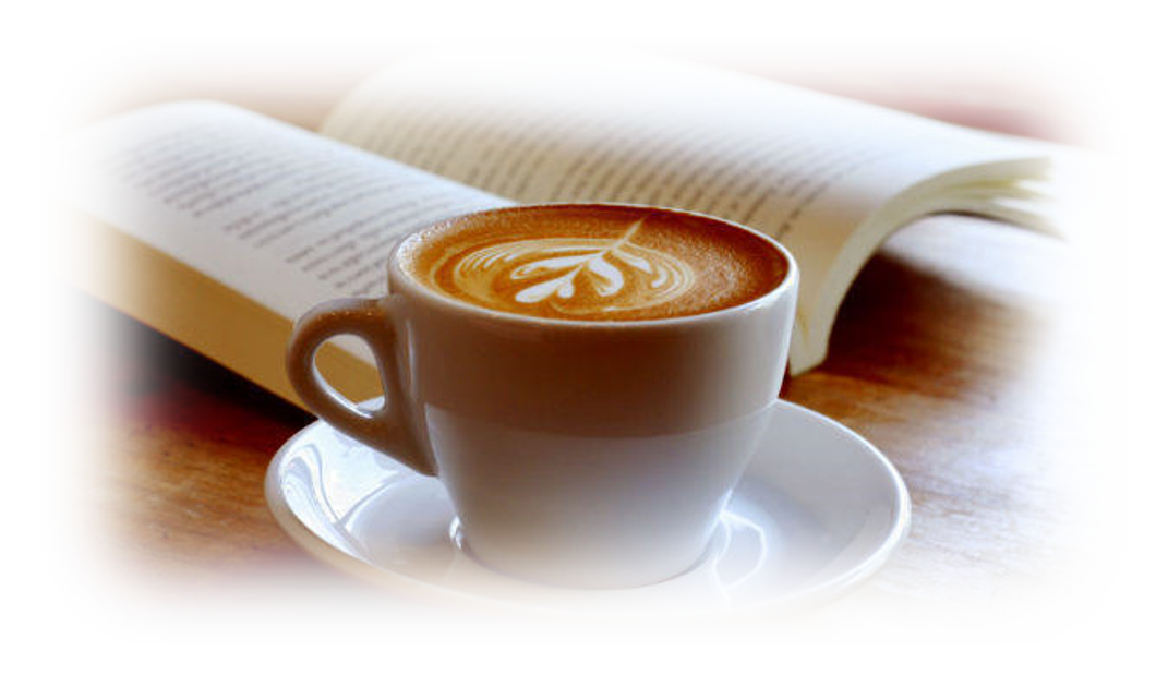 kopje koffie met een boek